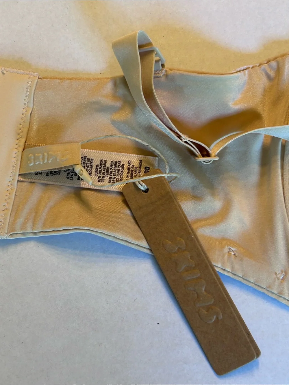 NWT SKIMS No Show Adjustable Molded Unlined Balconette Bra Sand 34DDD - Picture 7 of 9